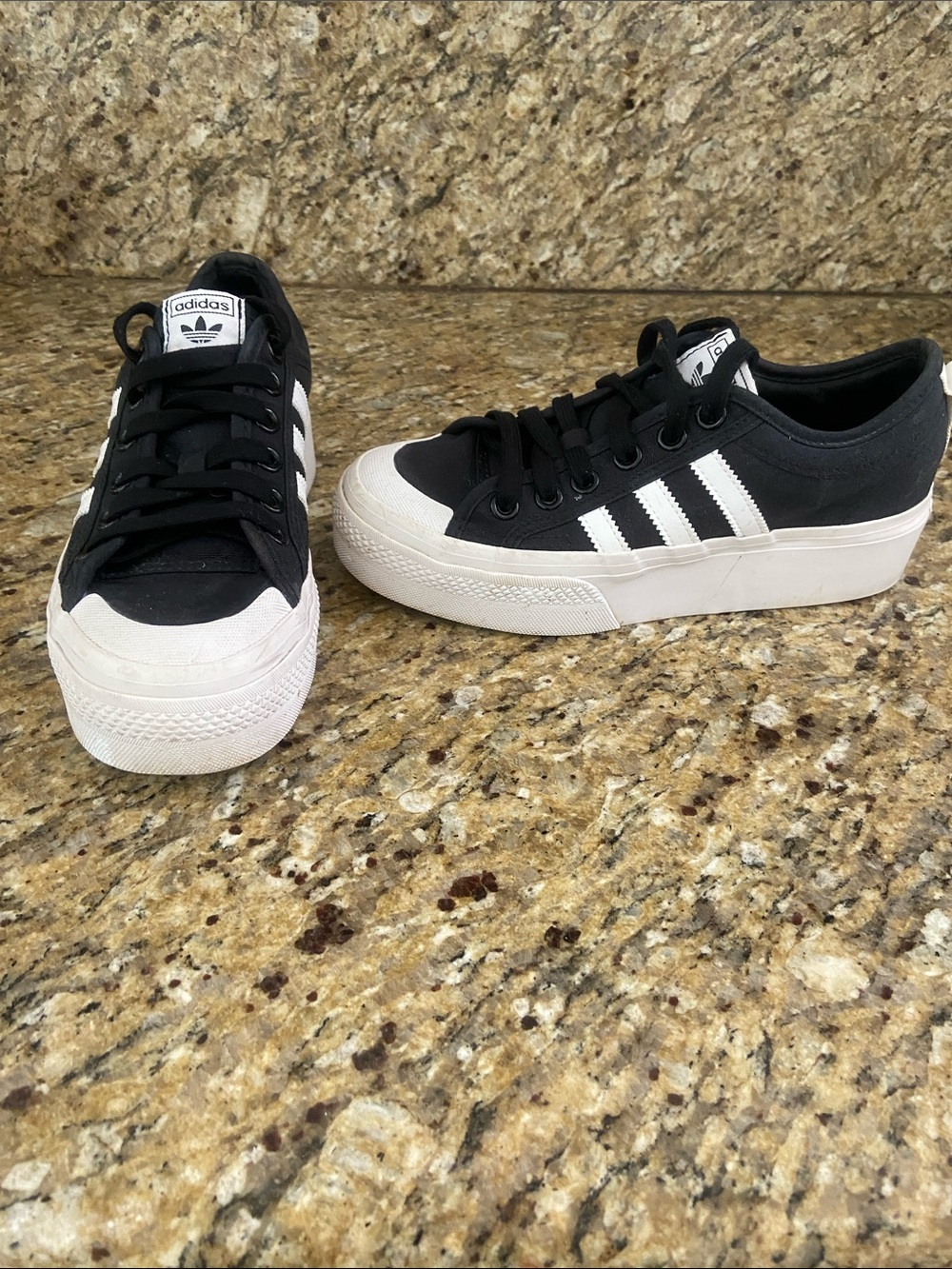 Adidas  Nizza platform  W black  6.5 Low-Top Sneakers  gently  worn 2 to 3